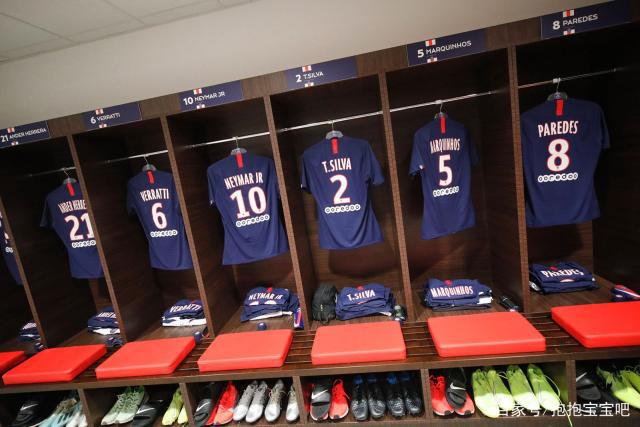 国脚更衣室冷对伊万 国脚更衣室冷对伊万