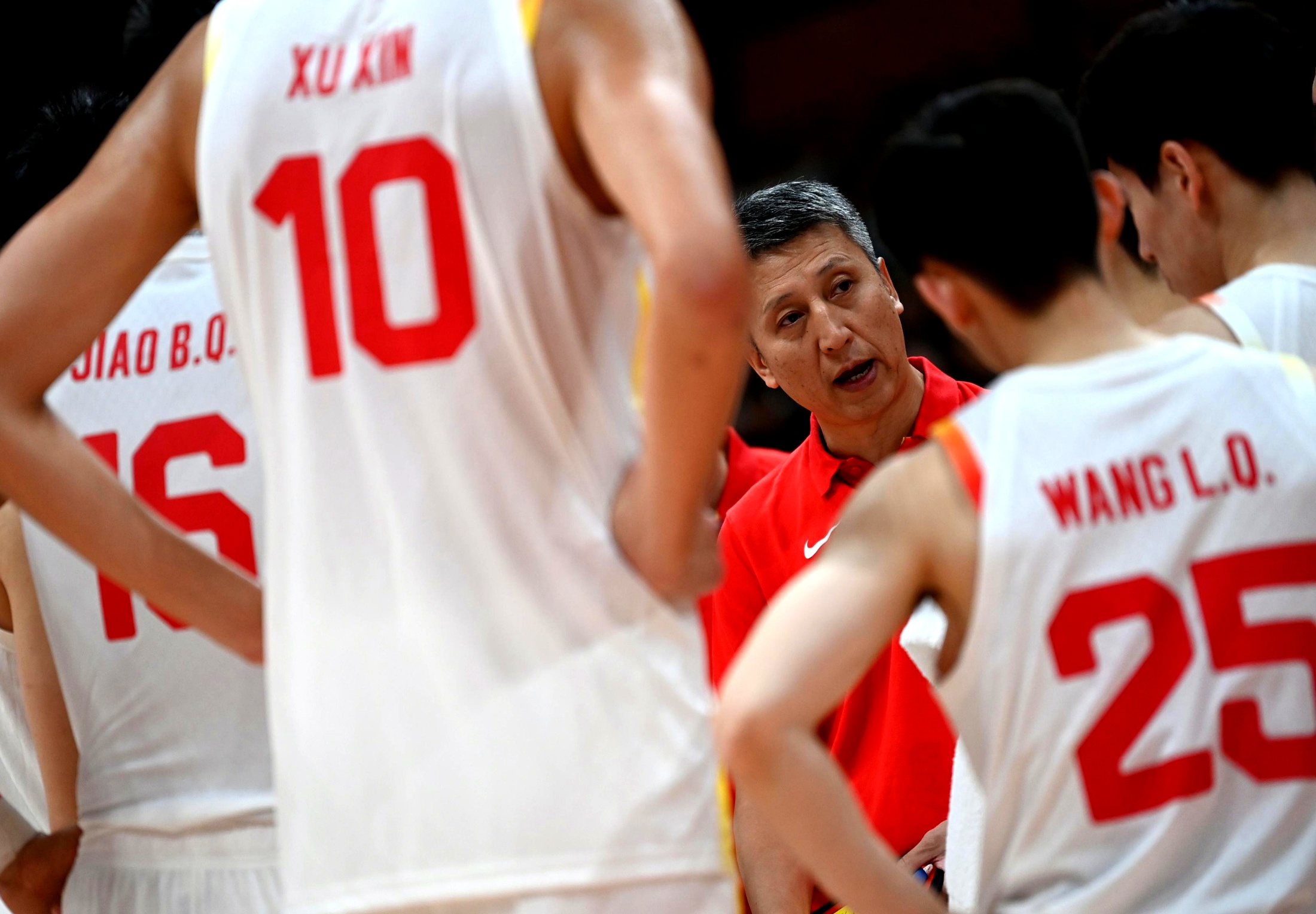 今夜突围战来临；深圳男篮围绕西甲外线爆发；引发热议；球探报告显示潜力(乱世鸳鸯潮剧选段)