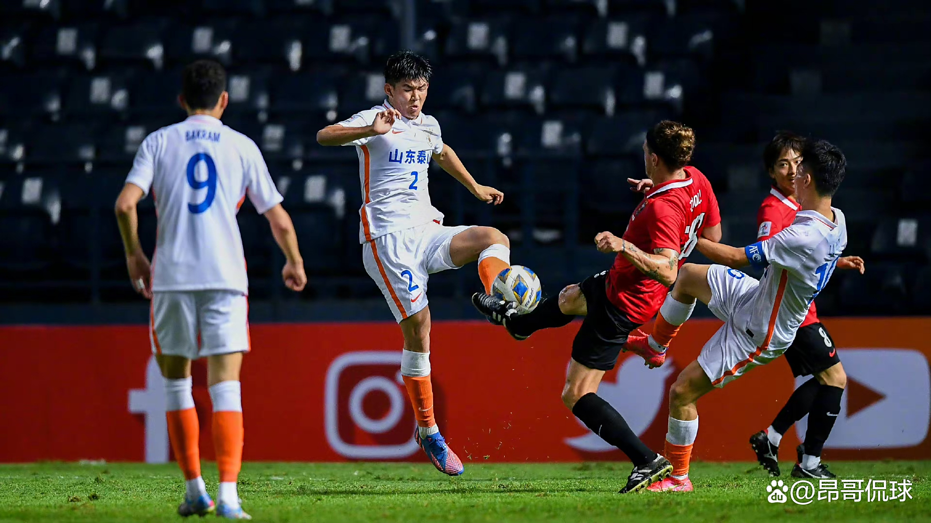 菲尼克斯太阳赛后迎来里程碑，志在亚冠名次提升，震撼外界，临场指挥获称赞 