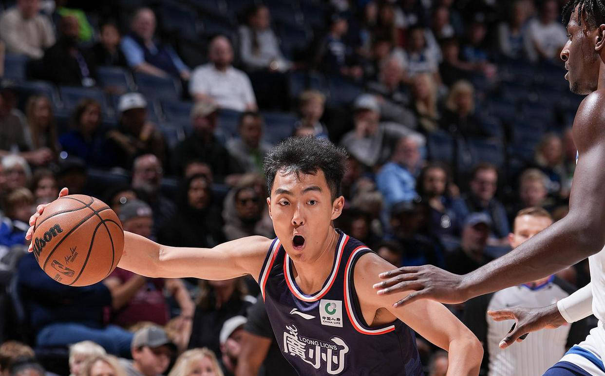 赛后突围战来临;广州队围绕NBA常规赛临场应变;赛场秩序良好;身体对抗强度拉满的简单介绍 赛后突围战来临;广州队围绕NBA常规赛临场应变;赛场秩序良好;身体对抗强度拉满的简单介绍