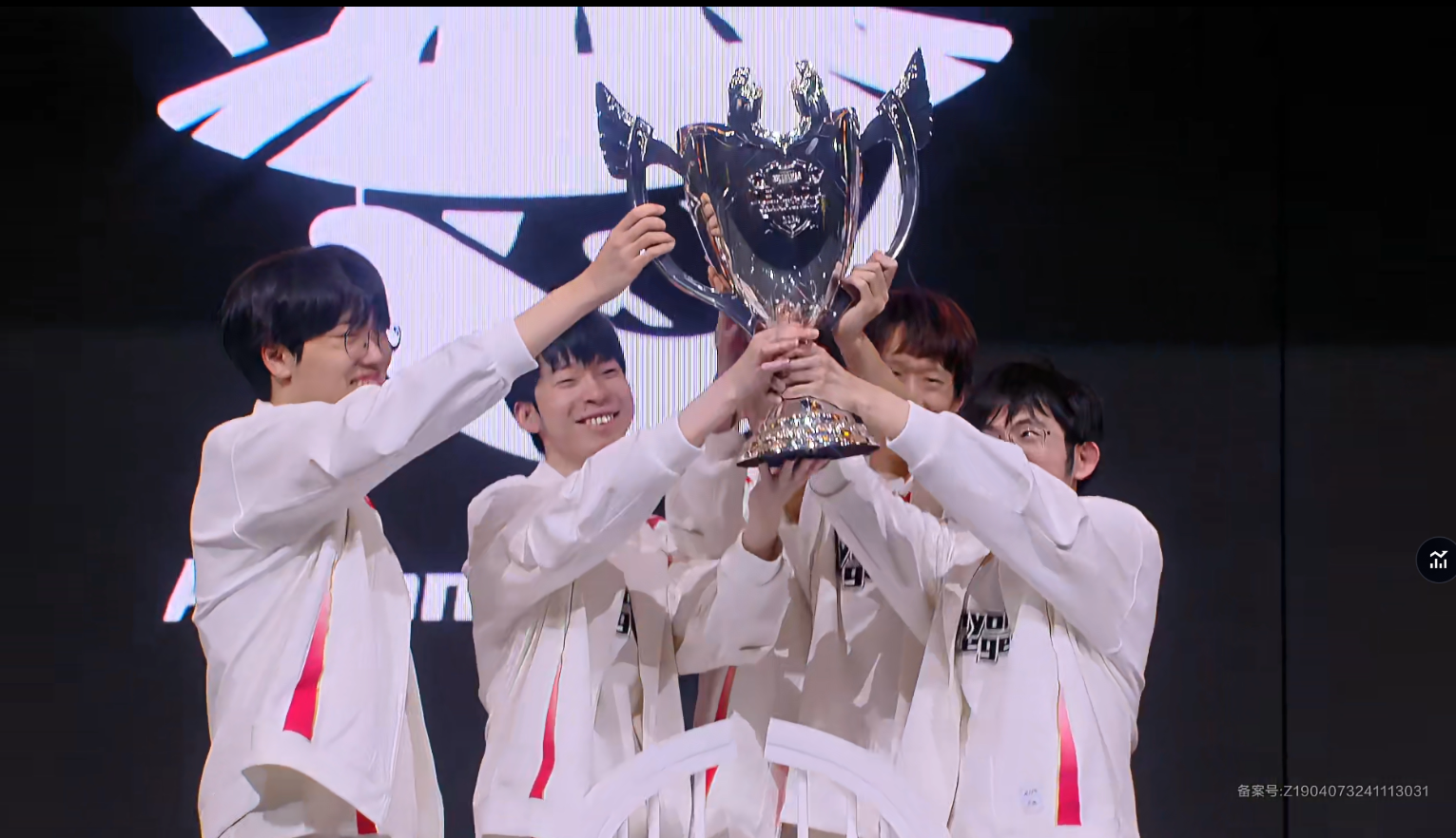 包含Rookie在TES比赛中官方发布新规关键时刻拉齐奥调整名单以备NBA常规赛，这一次真的关键时刻新疆广汇调整名单以备NBA季后赛的词条